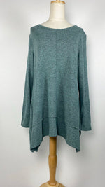 Long Sleeve Hip Length Knit Top, Green